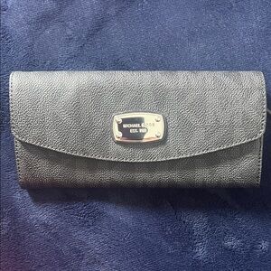 NWT Michael Kors Black Gray logo Wallet